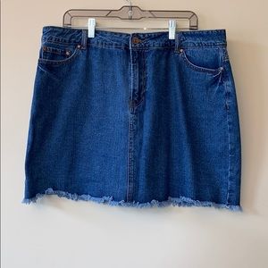 New Forever 21 Denim Skirt (Never worn)